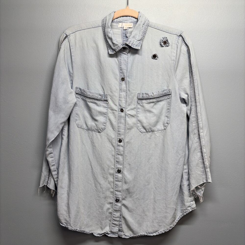 GG Jeans - Long Sleeve Chambray Top-Eyelet/Flower Button Accent GG727 - Sz Small